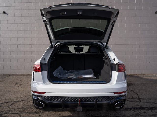 New 2025 Audi RS Q8 performance image 6