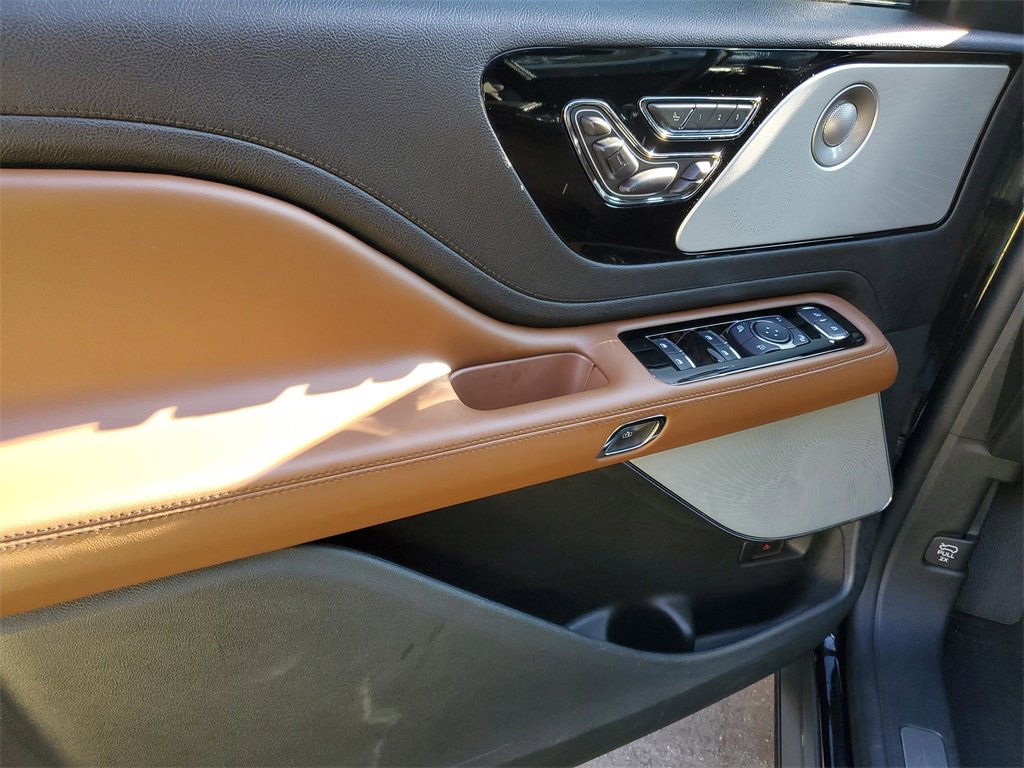 Certified 2023 Lincoln Aviator Reserve w/ Equipment Group 201A image 19