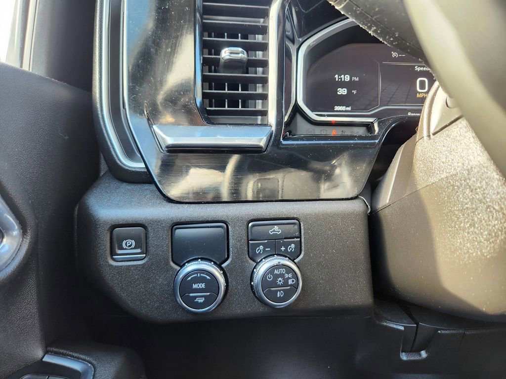 Used 2024 GMC Sierra 3500 SLE w/ SLE Convenience Package image 23