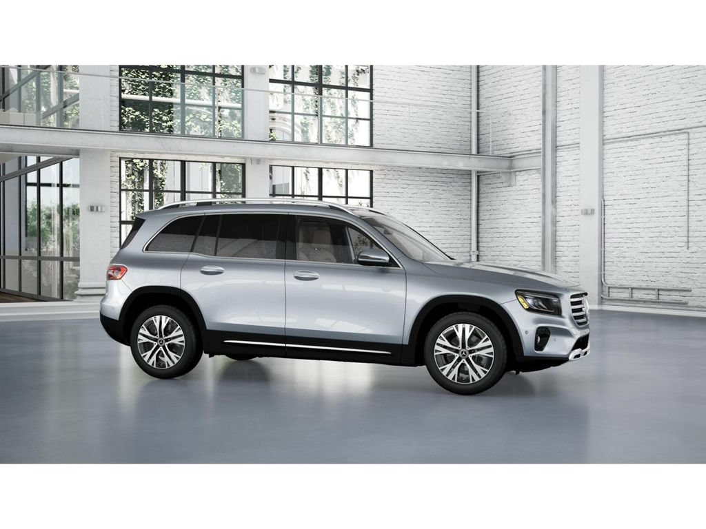 Used 2026 Mercedes-Benz GLB 250 4MATIC image 14
