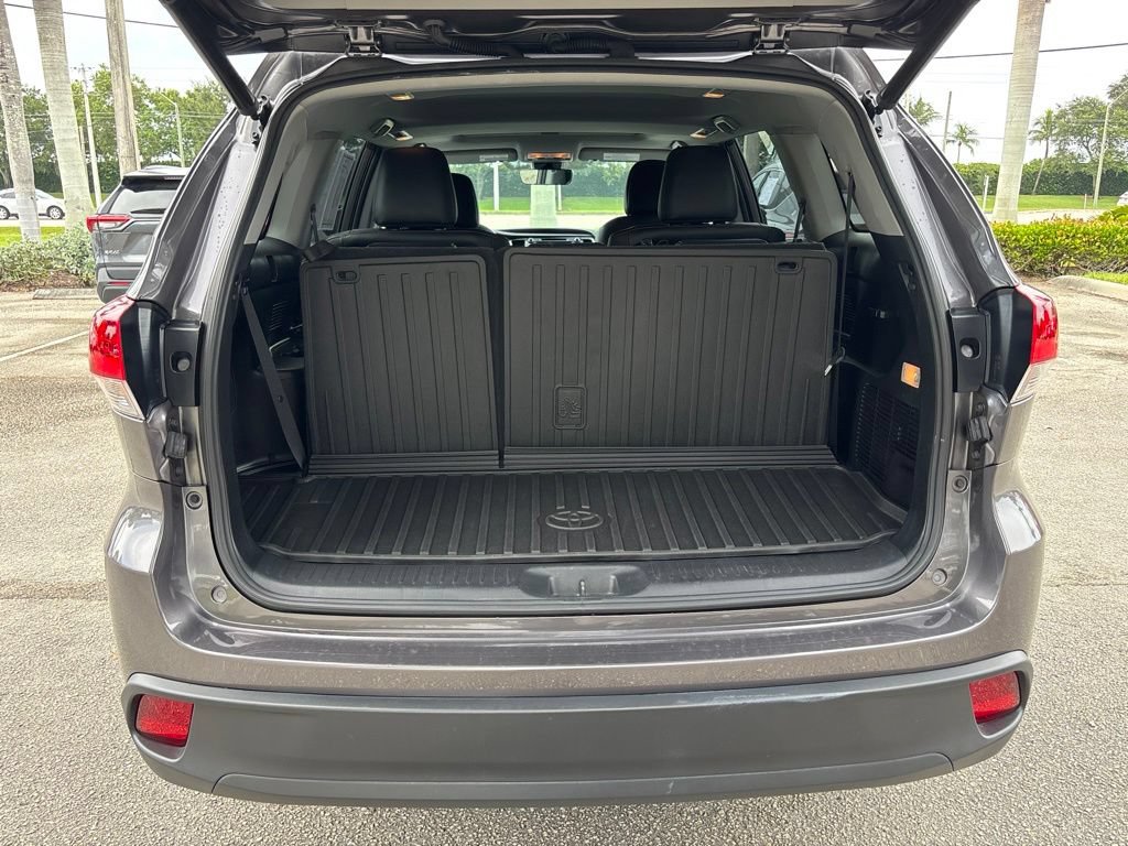 Used 2019 Toyota Highlander SE AWD/4WD image 28