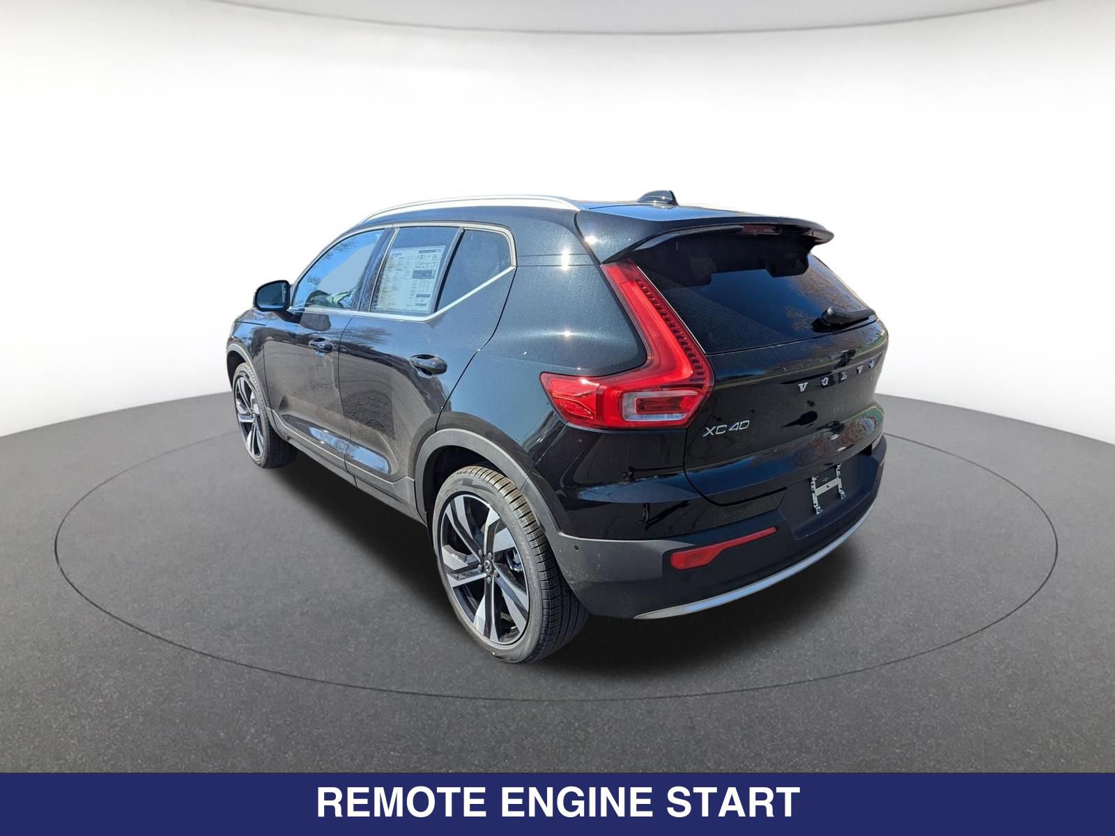 New 2025 Volvo XC40 B5 Plus w/ Protection Package Premier AWD/4WD image 6