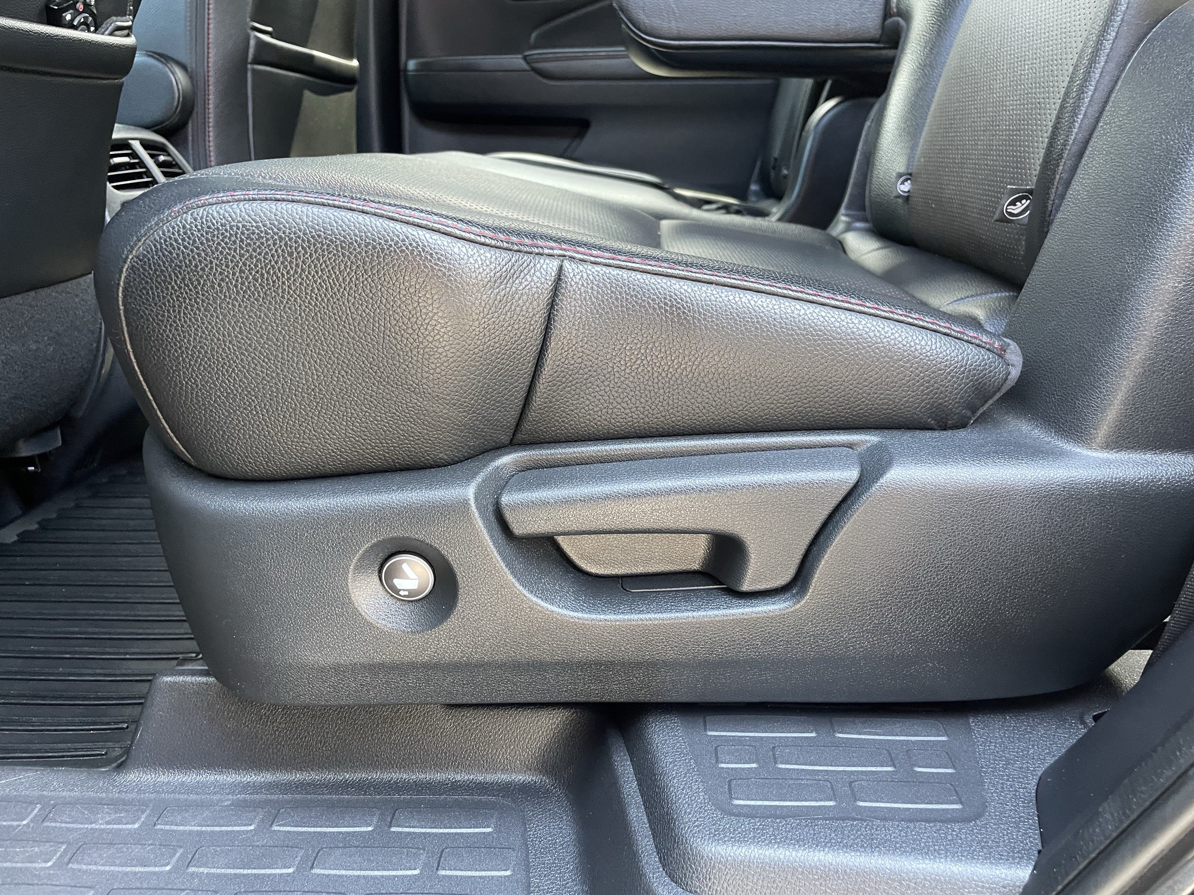 Used 2020 Honda Pilot Black Edition image 19