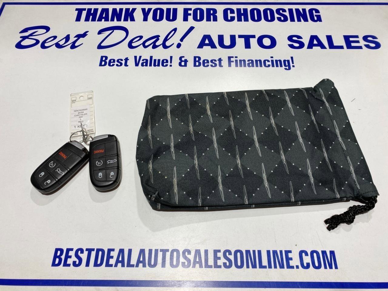 Used 2019 Chrysler 300 S w/ 300S Alloy Edition RWD image 27