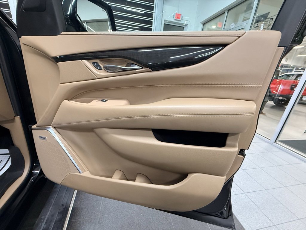 Used 2019 Cadillac Escalade Platinum image 52
