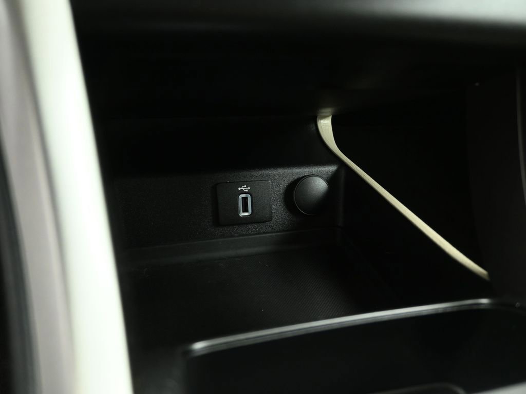 Certified 2018 Ford Fusion SE w/ Fusion SE Technology Package image 17