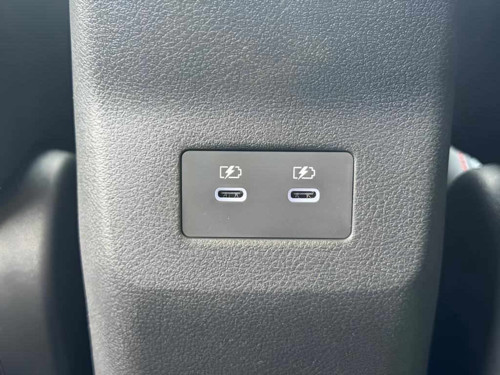 New 2026 Nissan Kicks SR w/ Cold Weather Package AWD/4WD image 17