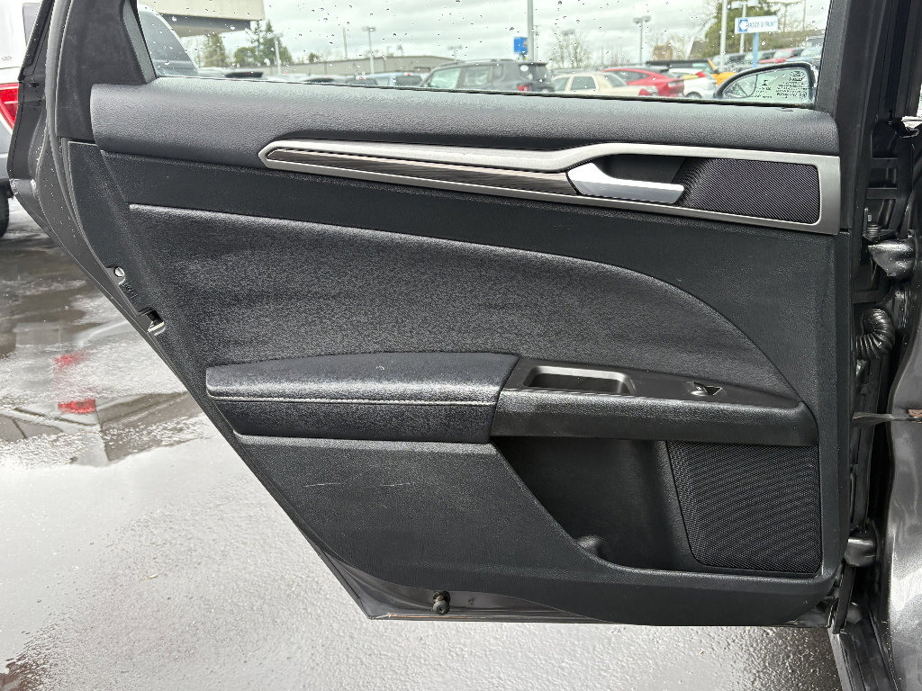 Used 2017 Ford Fusion SE w/ Equipment Group 202A image 33