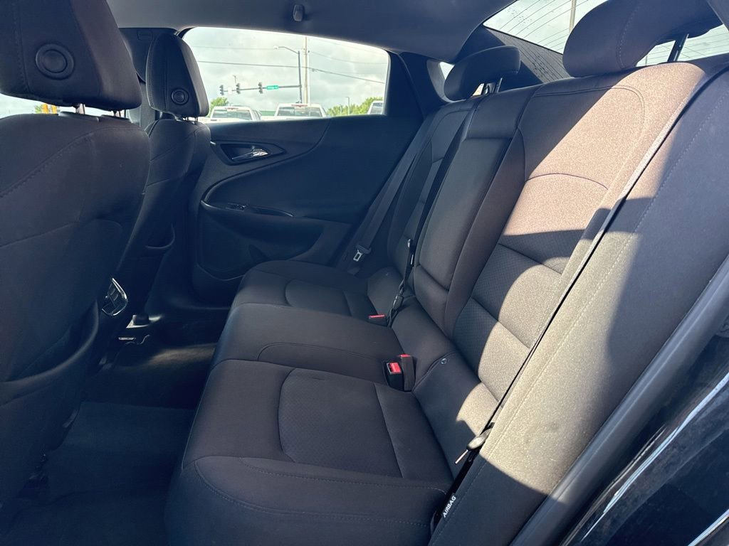 Used 2018 Chevrolet Malibu LT FWD image 12