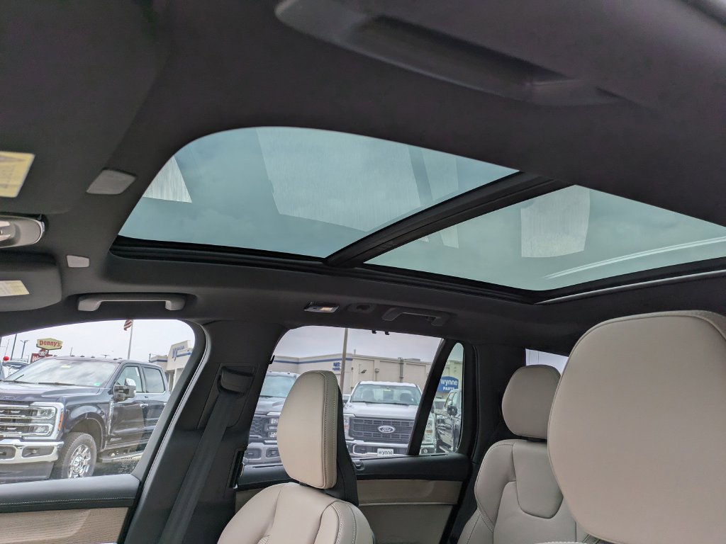 New 2026 Volvo XC90 T8 Ultra w/ Protection Package Premier AWD/4WD image 19
