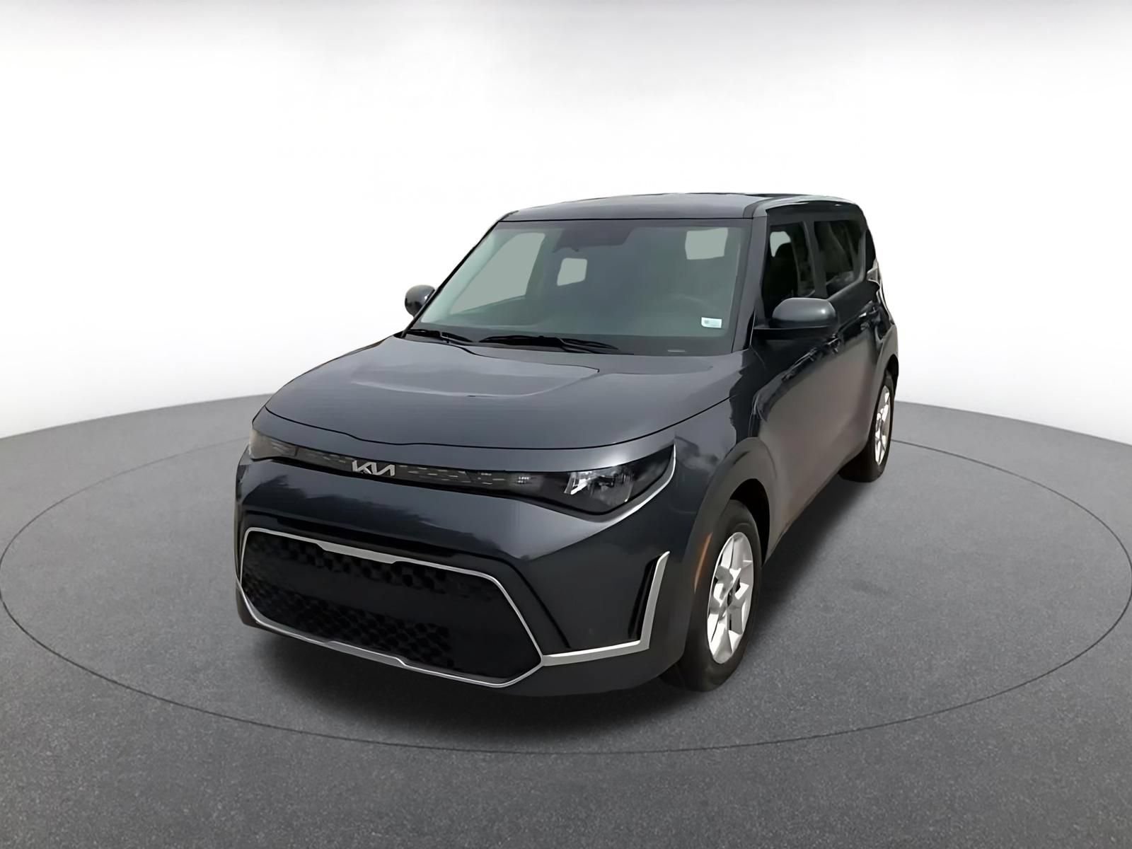 Used 2025 Kia Soul LX w/ LX Technology Package FWD image 6
