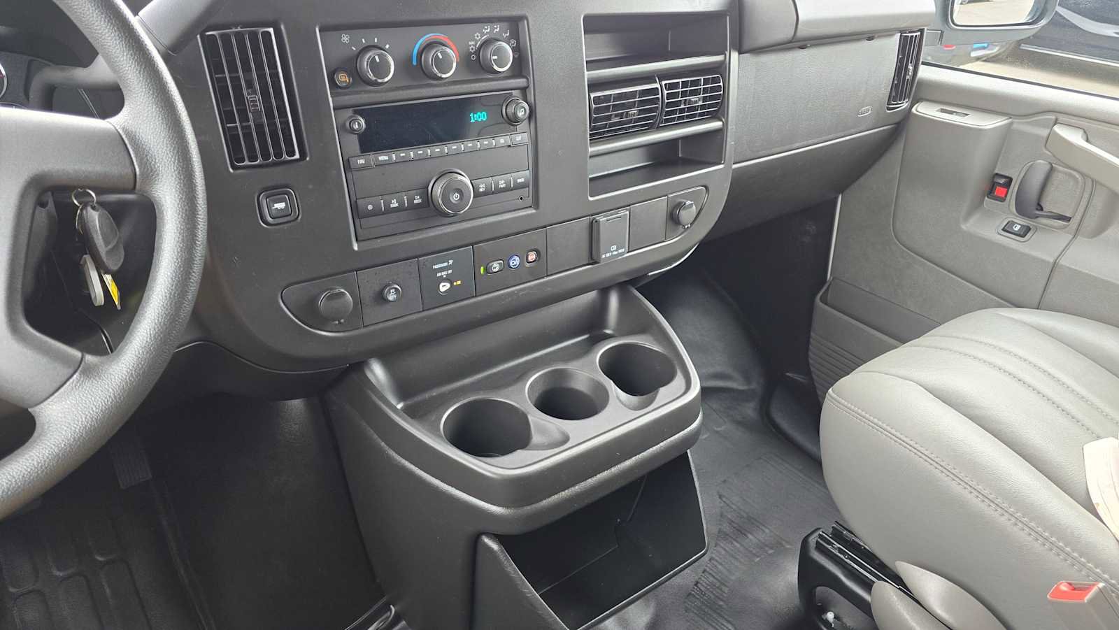 Used 2025 Chevrolet Express 2500 Extended w/ Driver Convenience Package RWD image 33