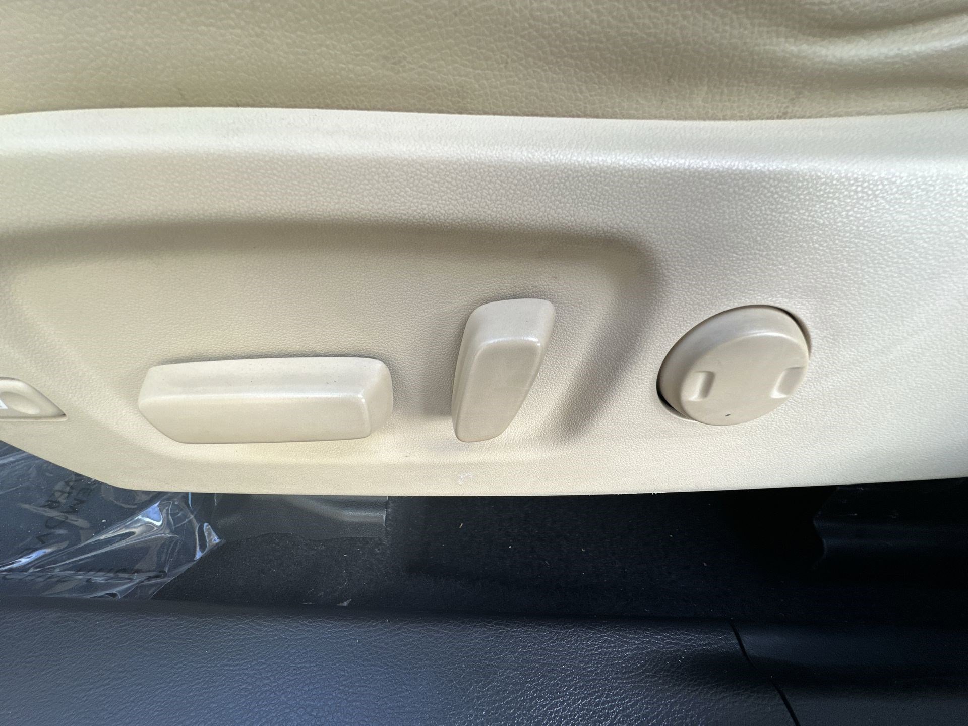 Used 2016 Toyota Highlander XLE image 14