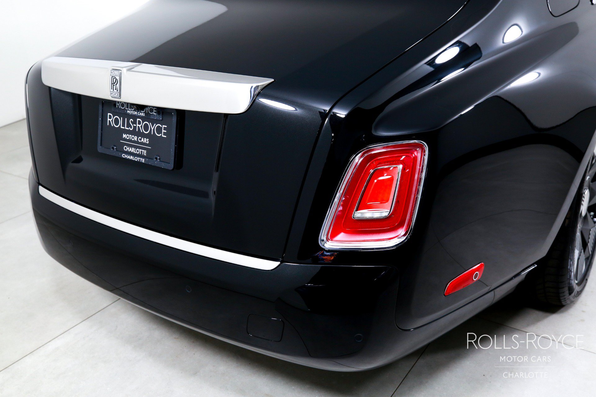 New 2027 Rolls-Royce Phantom Sedan RWD image 47