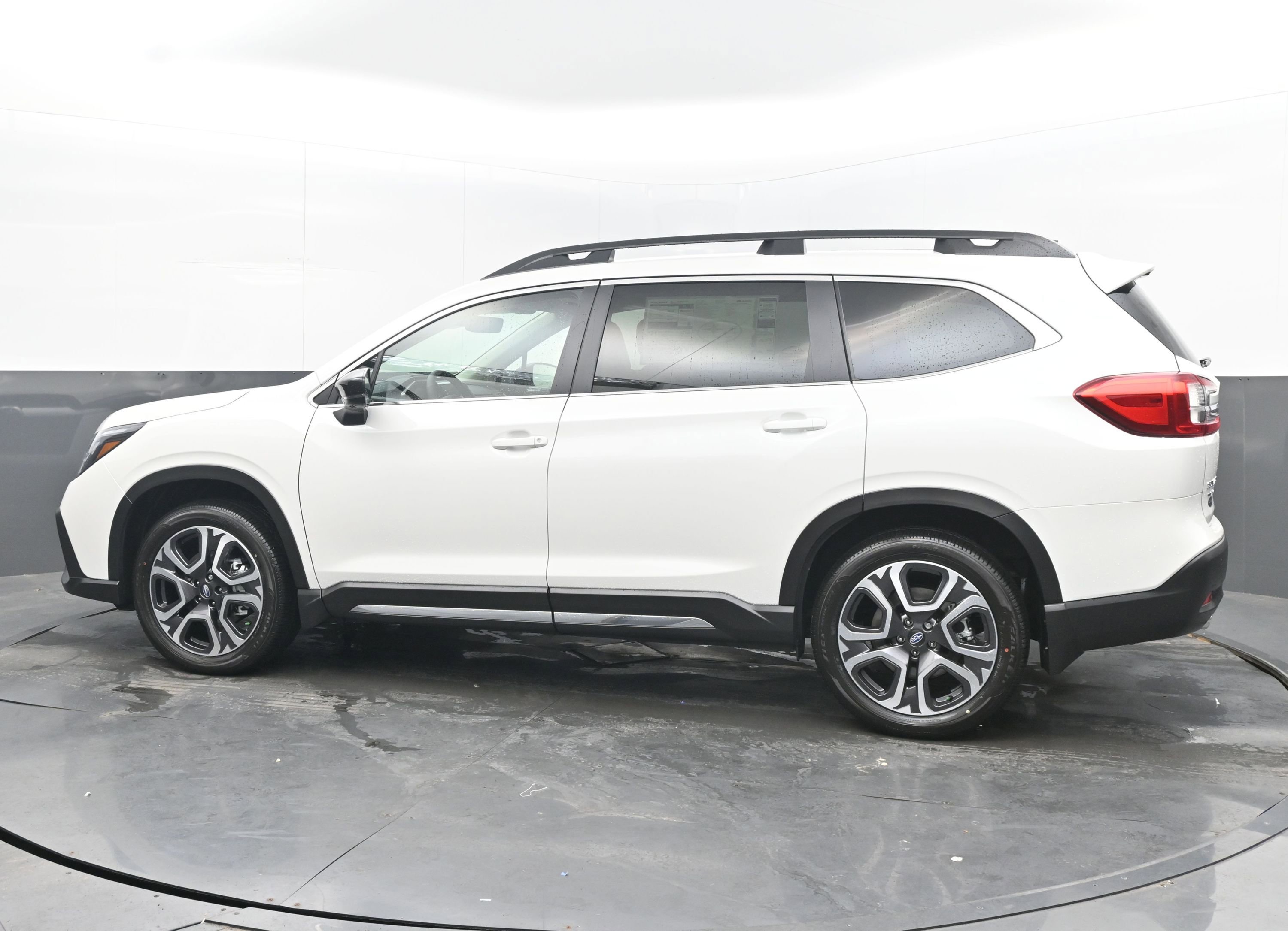 New 2025 Subaru Ascent Limited image 5