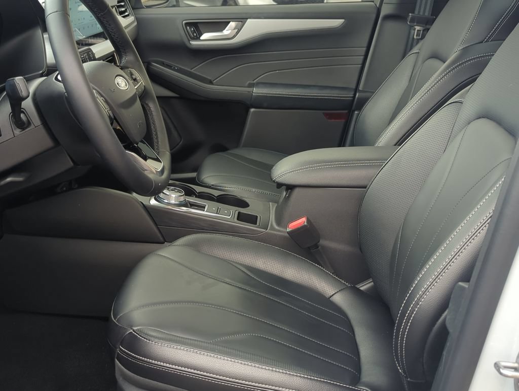 Used 2025 Ford Escape SE w/ PHEV Premium Package FWD image 12