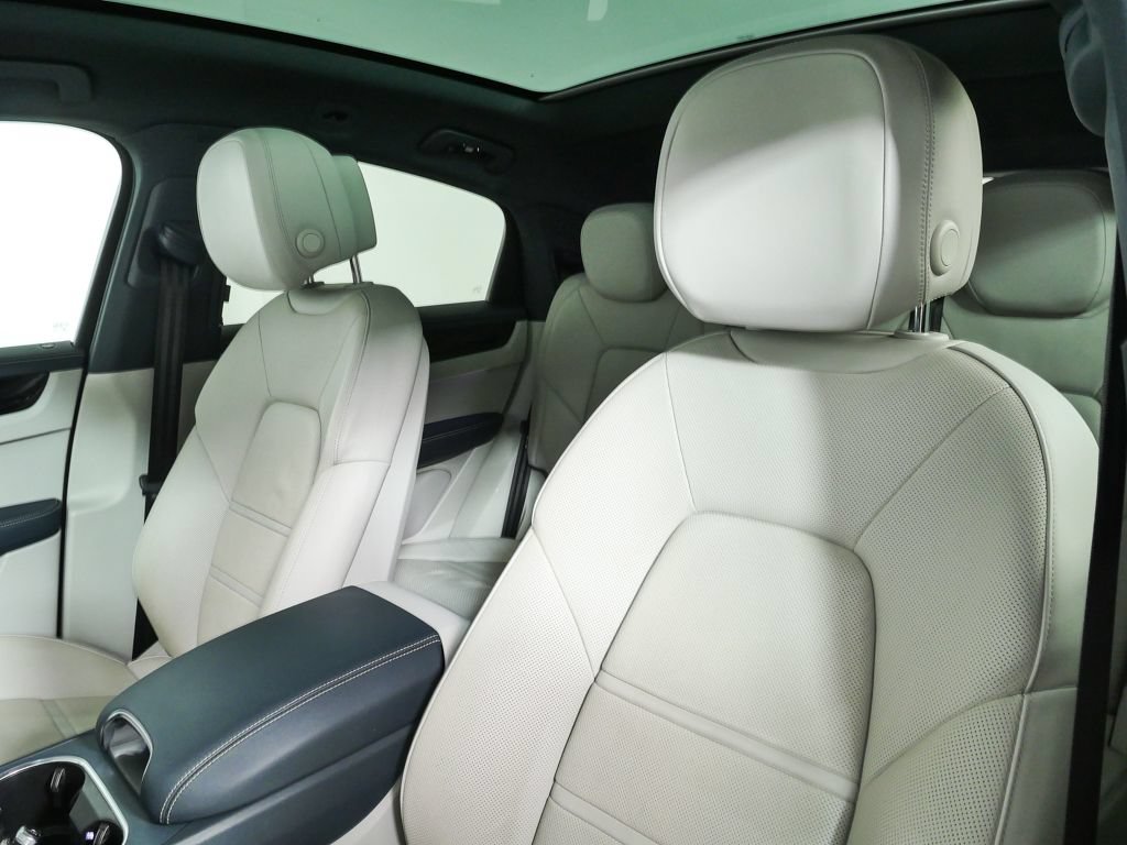 Certified 2021 Porsche Cayenne Coupe AWD/4WD image 5