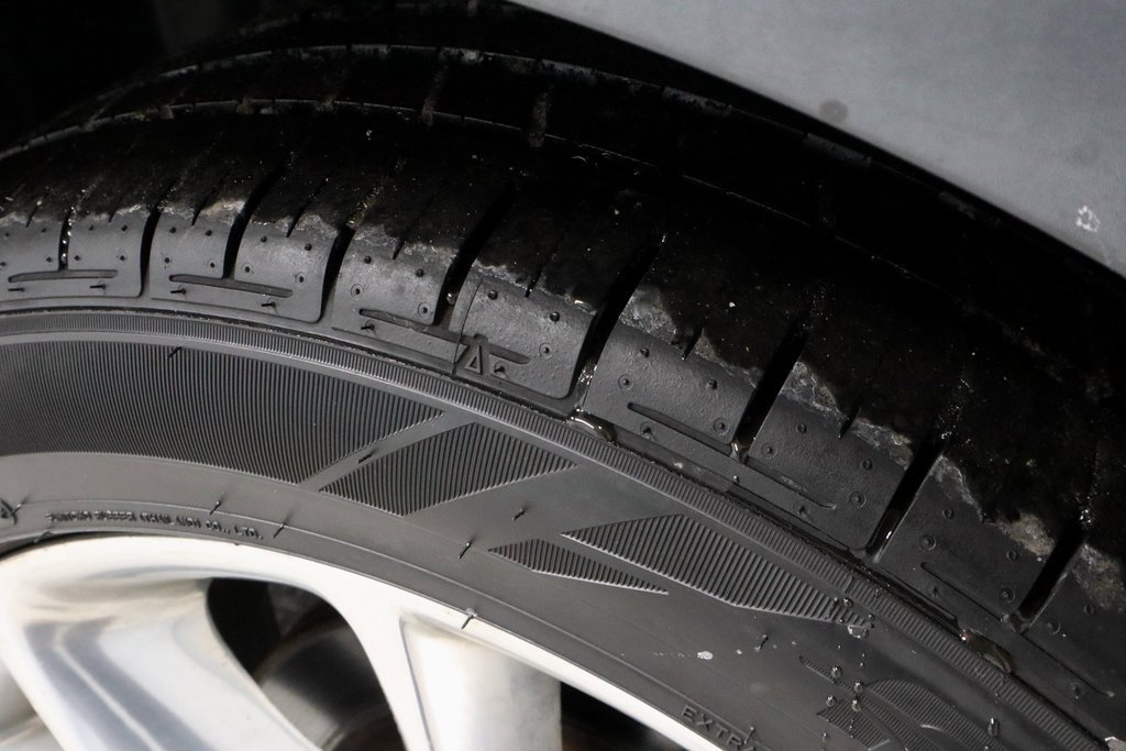 Used 2015 Ford Explorer XLT w/ Equipment Group 202A image 21