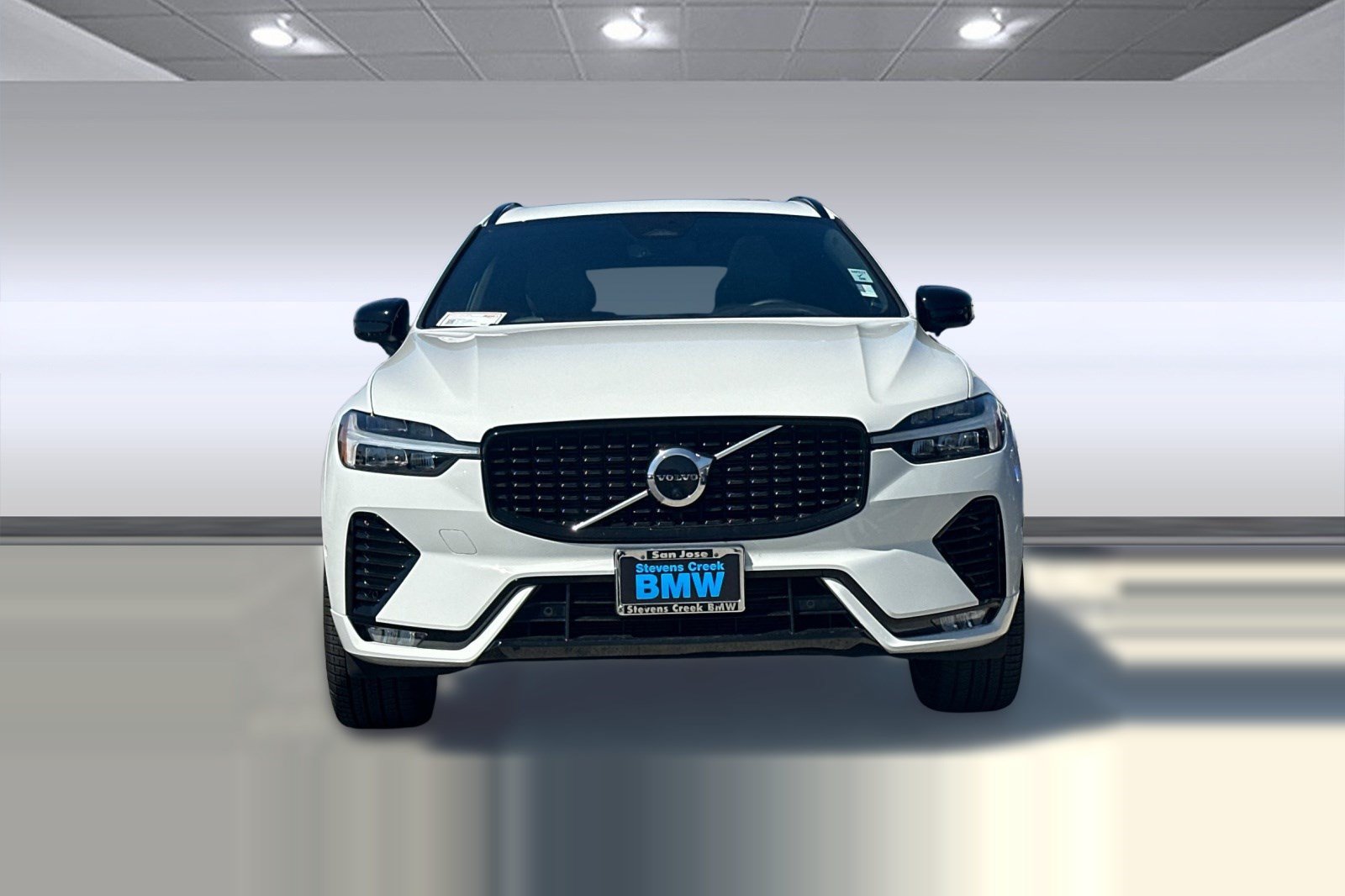 Used 2022 Volvo XC60 B5 R-Design w/ Advanced Package AWD/4WD image 6