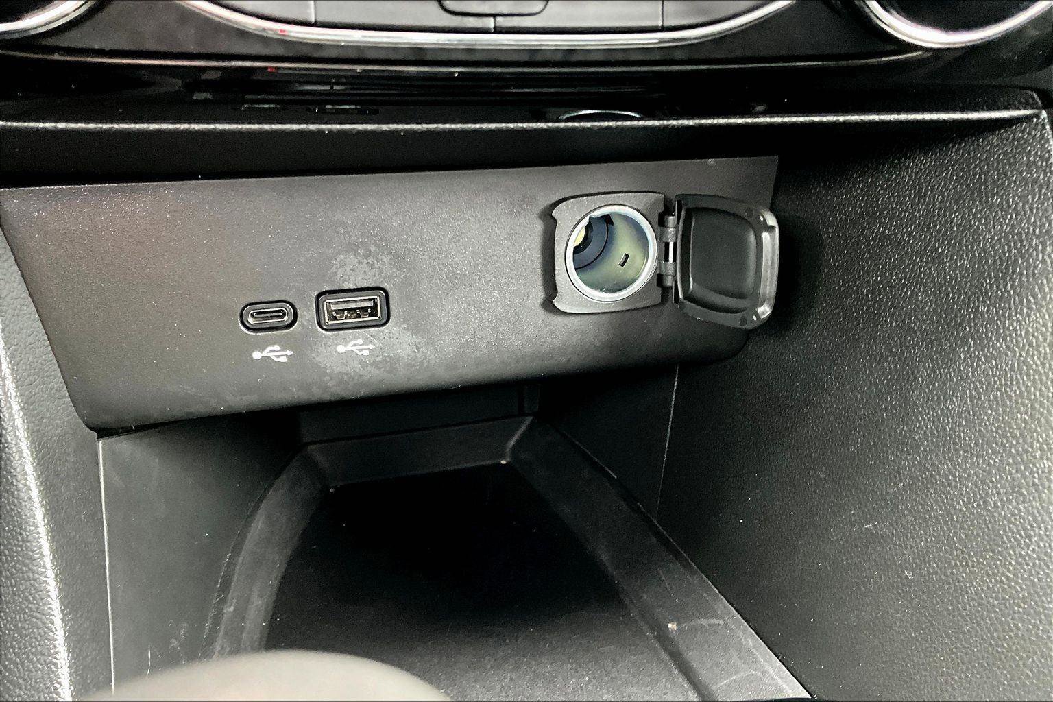 Used 2024 Buick Encore GX Sport Touring AWD/4WD image 32