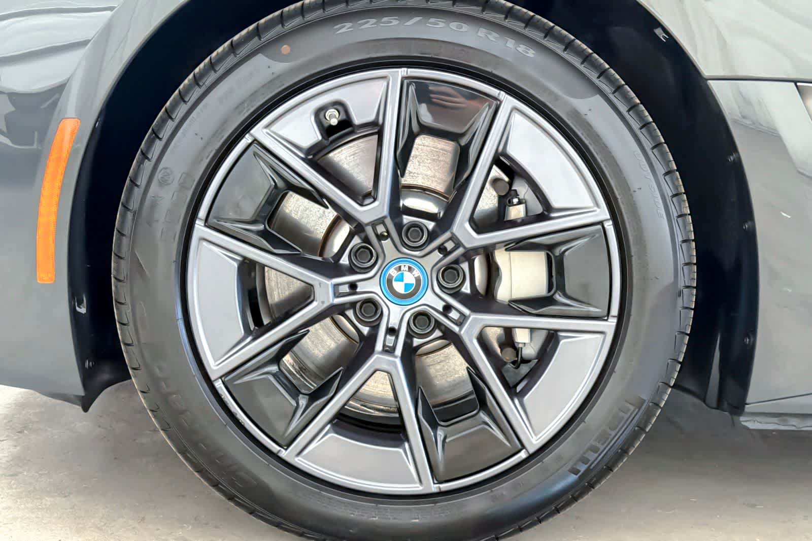Used 2023 BMW i4 eDrive35 w/ Premium Package RWD image 26