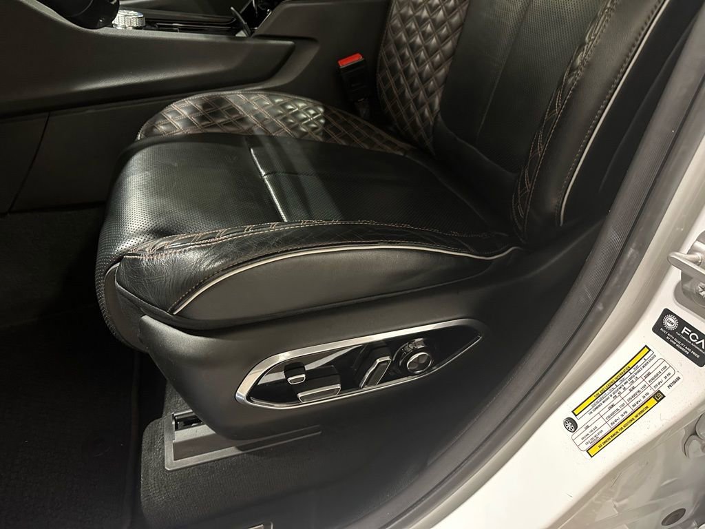 Used 2023 Jeep Grand Cherokee L Summit w/ High Altitude Package image 17