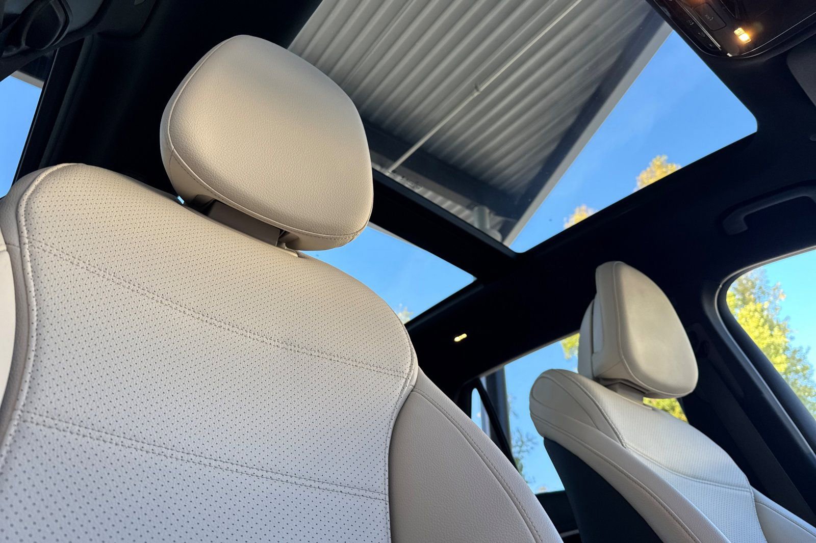 Certified 2024 Mercedes-Benz GLC 300 image 11