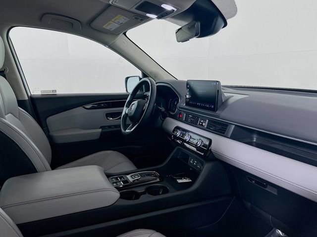 Used 2025 Honda Pilot EX-L image 9