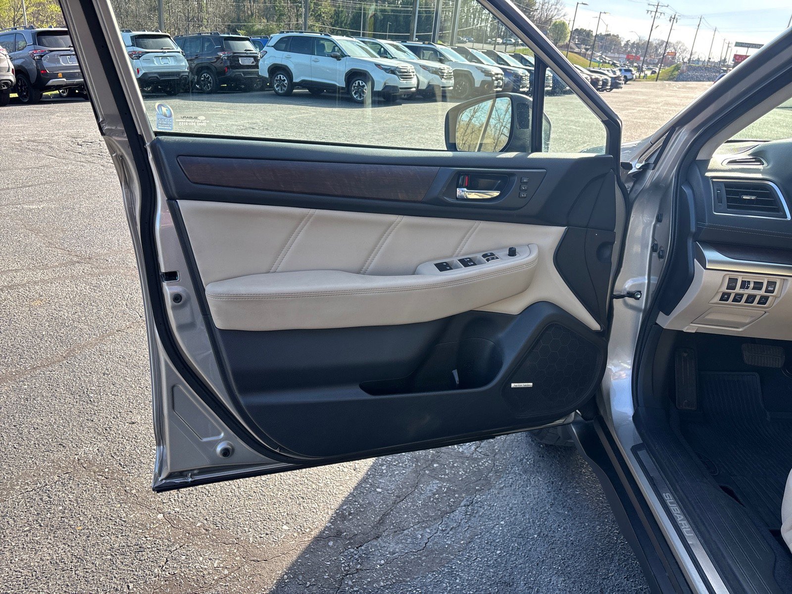 Used 2019 Subaru Outback 2.5i Limited w/ Popular Package #2 image 10