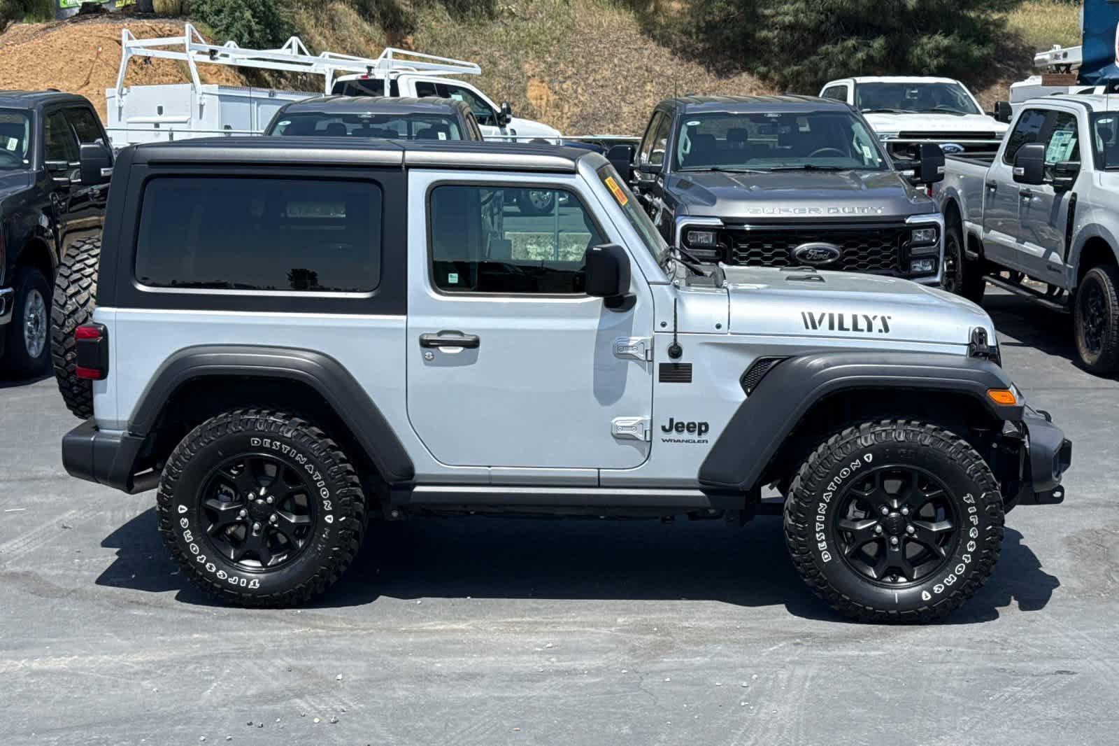 Used 2022 Jeep Wrangler Sport AWD/4WD image 3