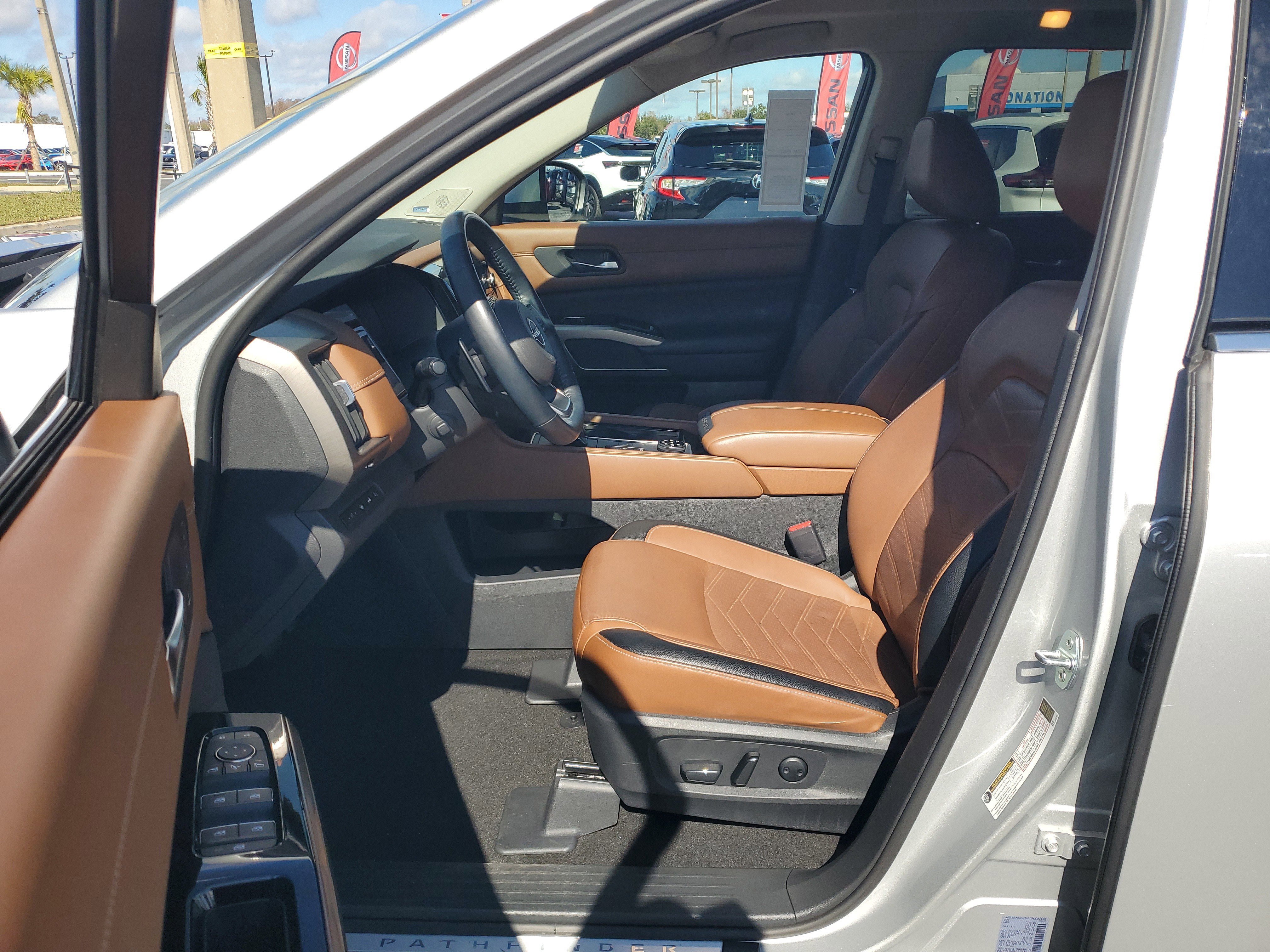 Certified 2023 Nissan Pathfinder Platinum image 12