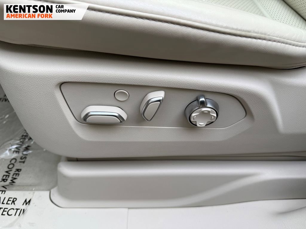 Used 2024 Cadillac Escalade Sport Platinum w/ LPO, ONYX Package image 37