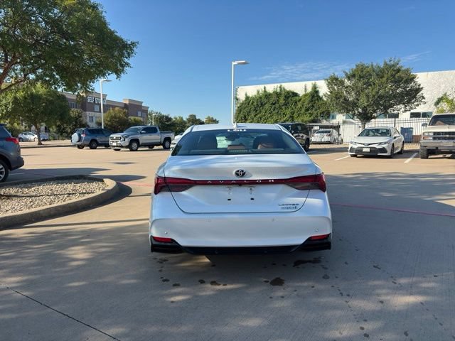 Used 2019 Toyota Avalon Limited w/ Advanced Safety Package FWD image 6