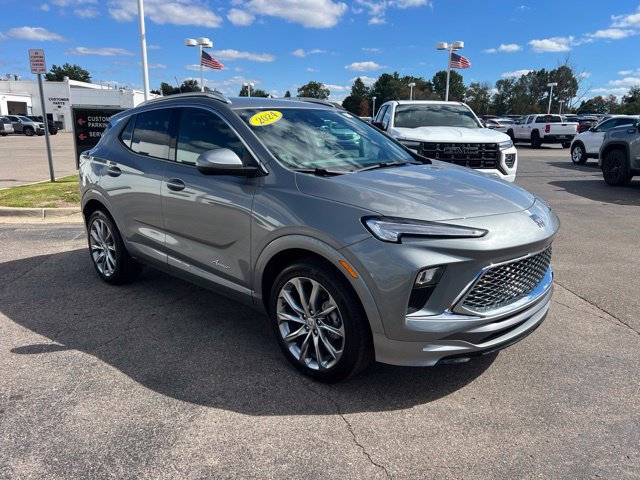 Used 2024 Buick Encore GX Avenir w/ Avenir Convenience Package FWD image 3