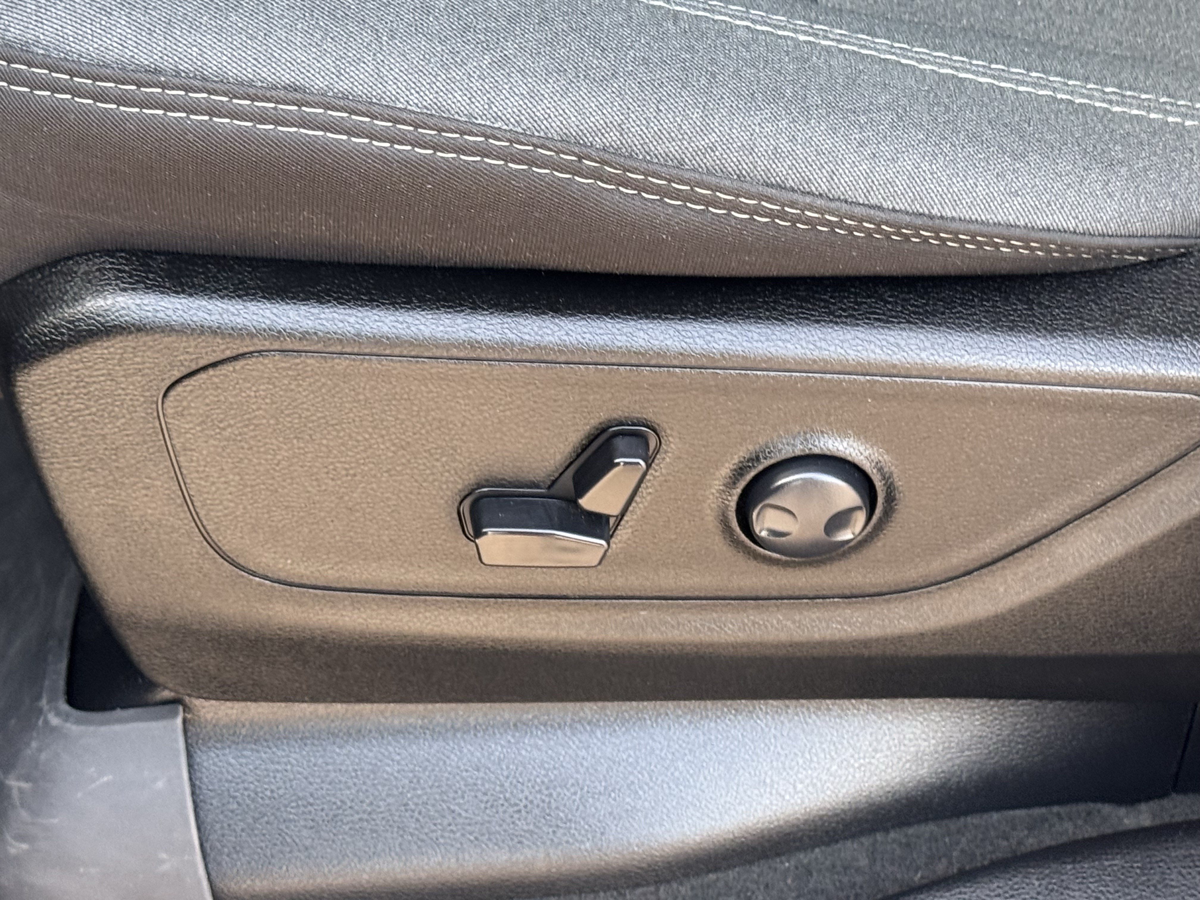 Used 2024 RAM 1500 Big Horn AWD/4WD image 23
