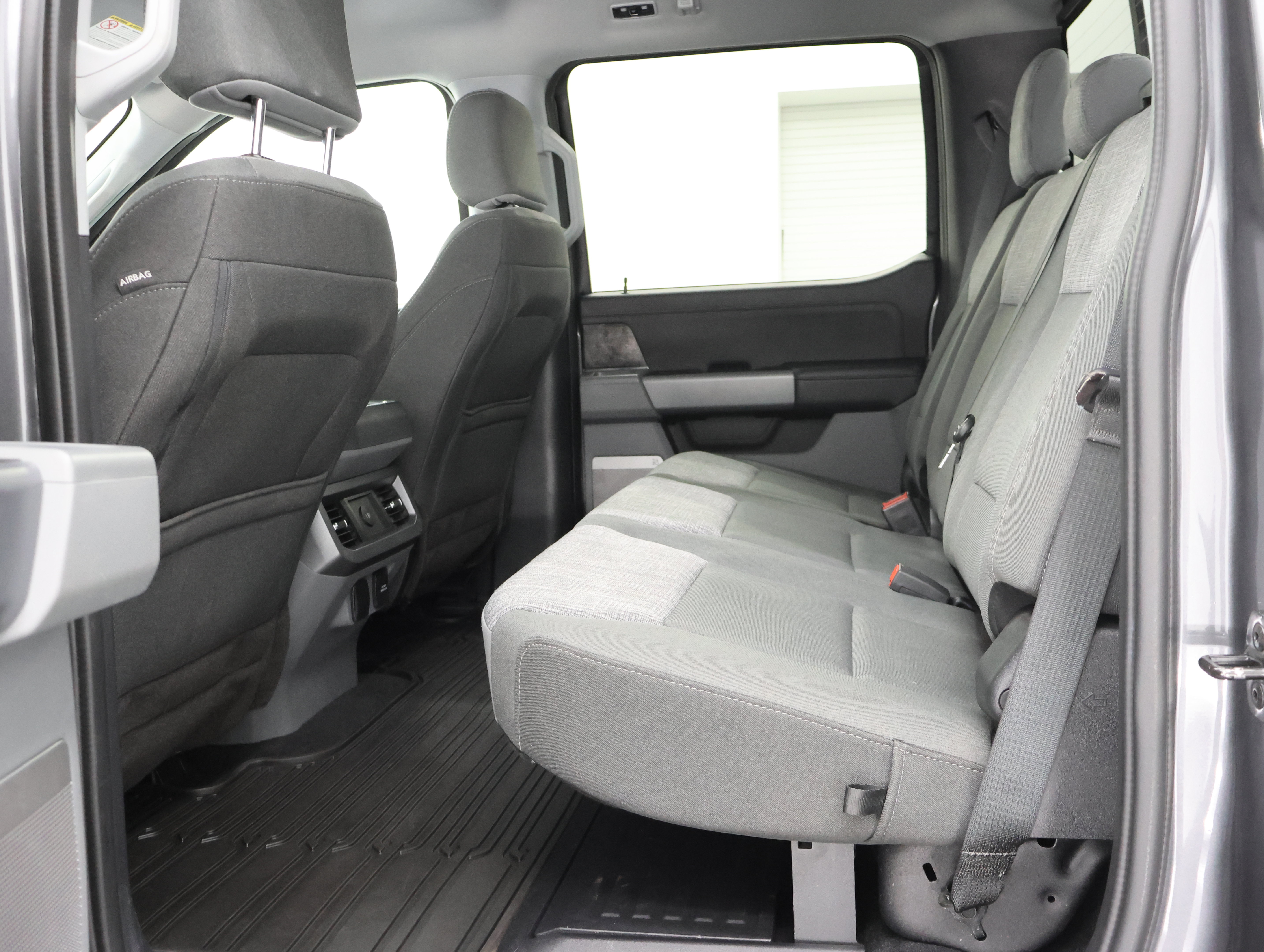Used 2023 Ford F250 XLT w/ Black Appearance Package AWD/4WD image 9