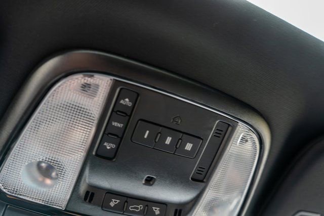 Used 2025 Dodge Durango R/T AWD/4WD image 37