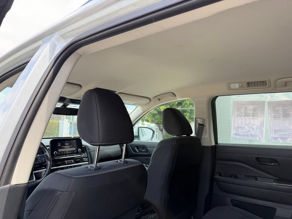 Used 2025 Nissan Pathfinder SV FWD image 14