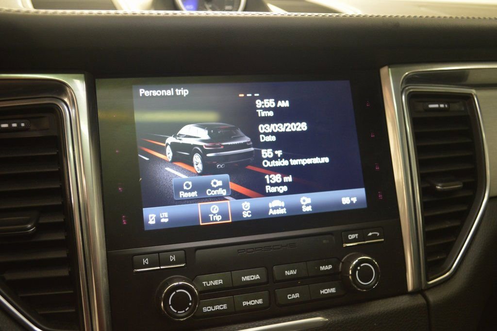 Certified 2017 Porsche Macan GTS image 28