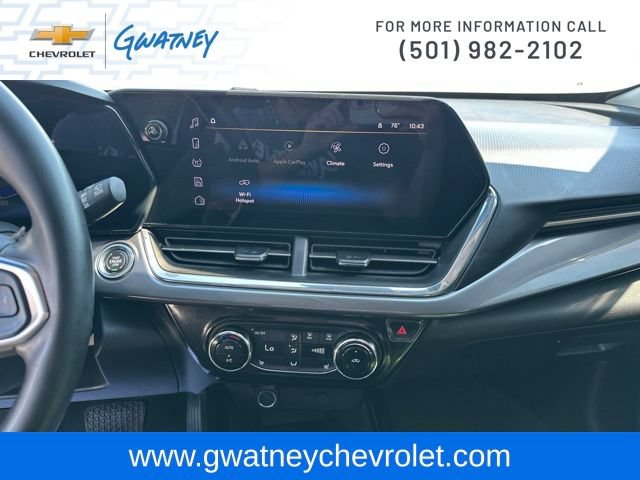 Used 2025 Chevrolet Trax ACTIV w/ Sunroof Package FWD image 17