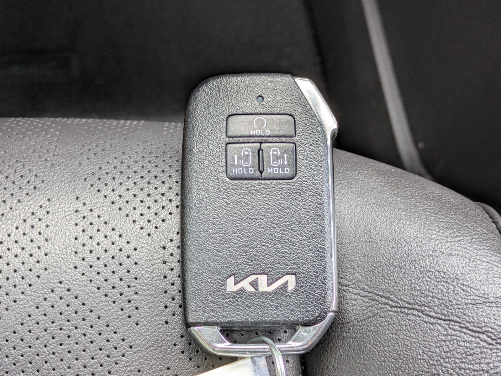 Certified 2024 Kia Carnival LX FWD image 28