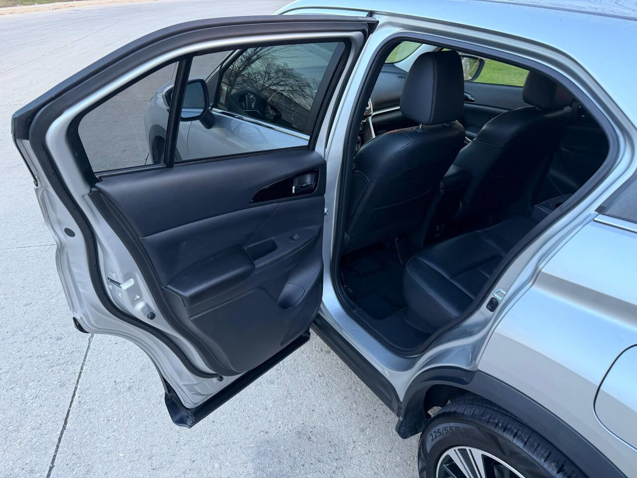 Used 2018 Mitsubishi Eclipse Cross SEL AWD/4WD image 32