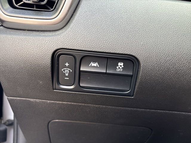 Certified 2022 Kia Sorento S w/ Panoramic Sunroof Package image 28