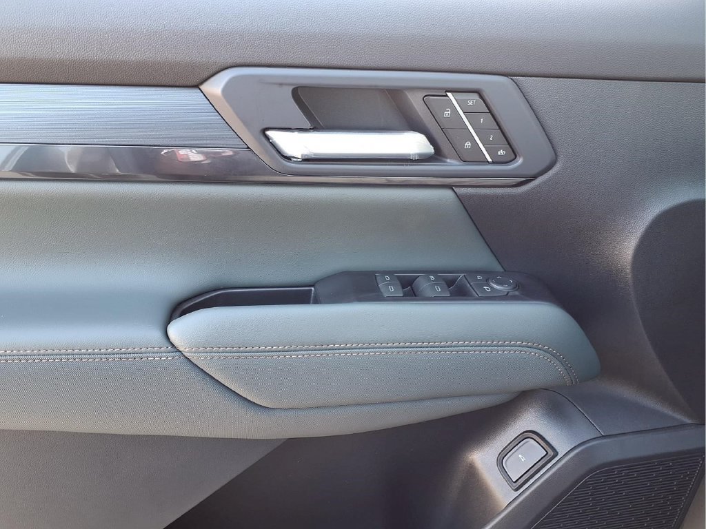 New 2027 GMC Terrain AT4 w/ Convenience Package III AWD/4WD image 20