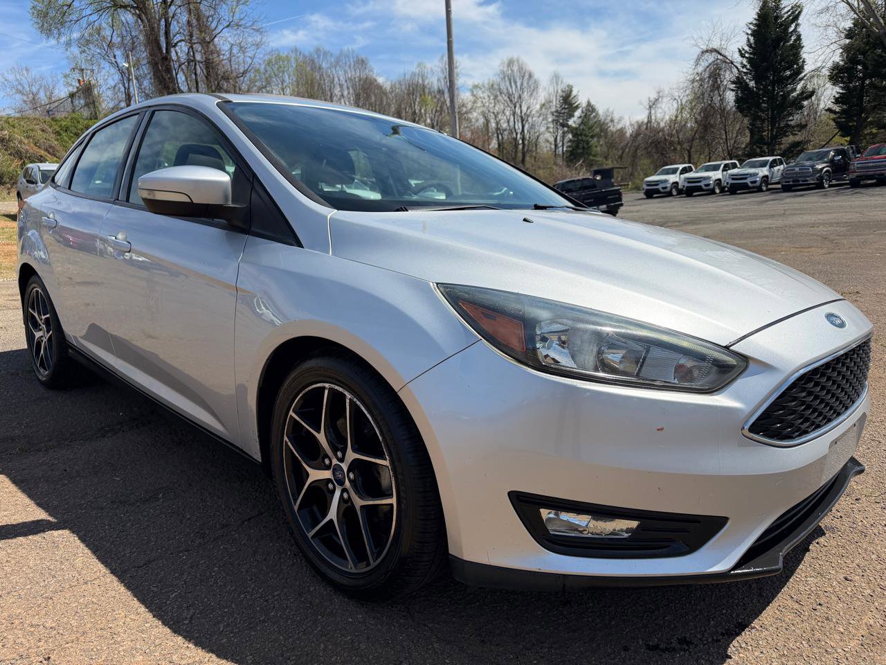 Used 2017 Ford Focus SEL image 3