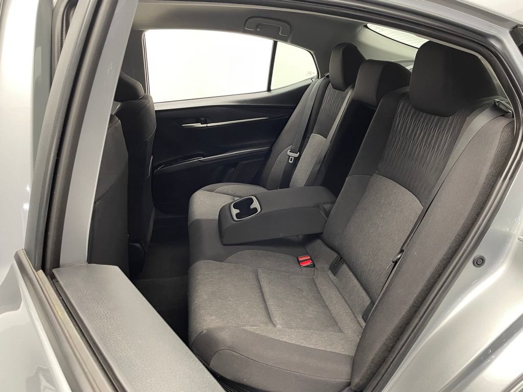 Used 2025 Toyota Camry LE FWD image 33