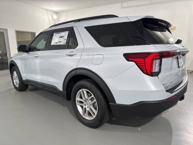 New 2026 Ford Explorer Active w/ Active Comfort Package RWD image 5