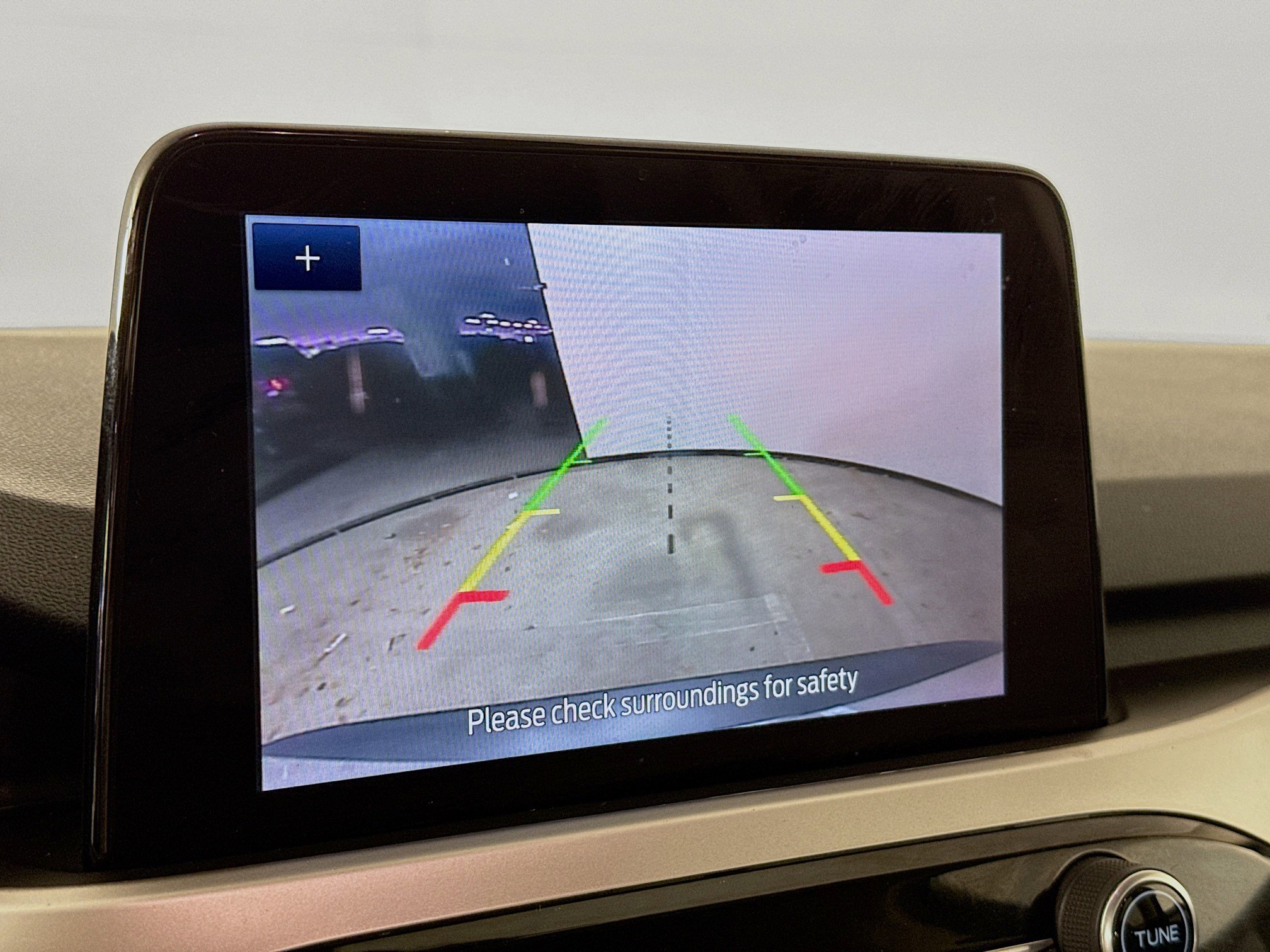 Used 2020 Ford Escape SE image 16