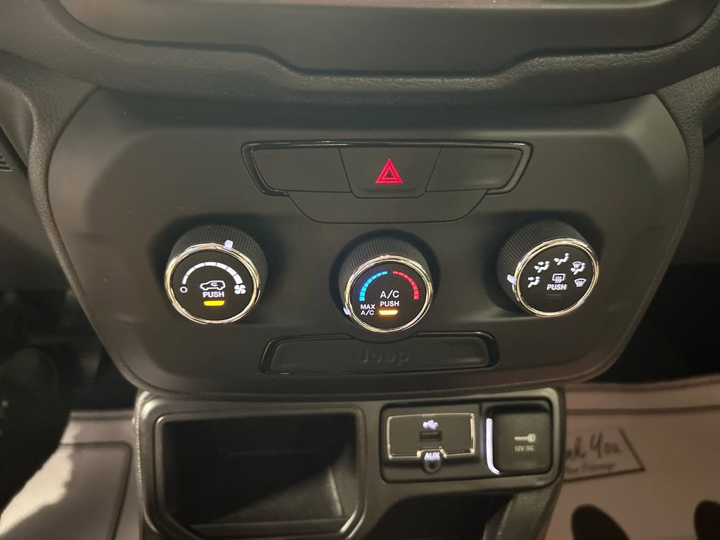 Used 2020 Jeep Renegade Sport w/ Sport Appearance Group FWD image 17