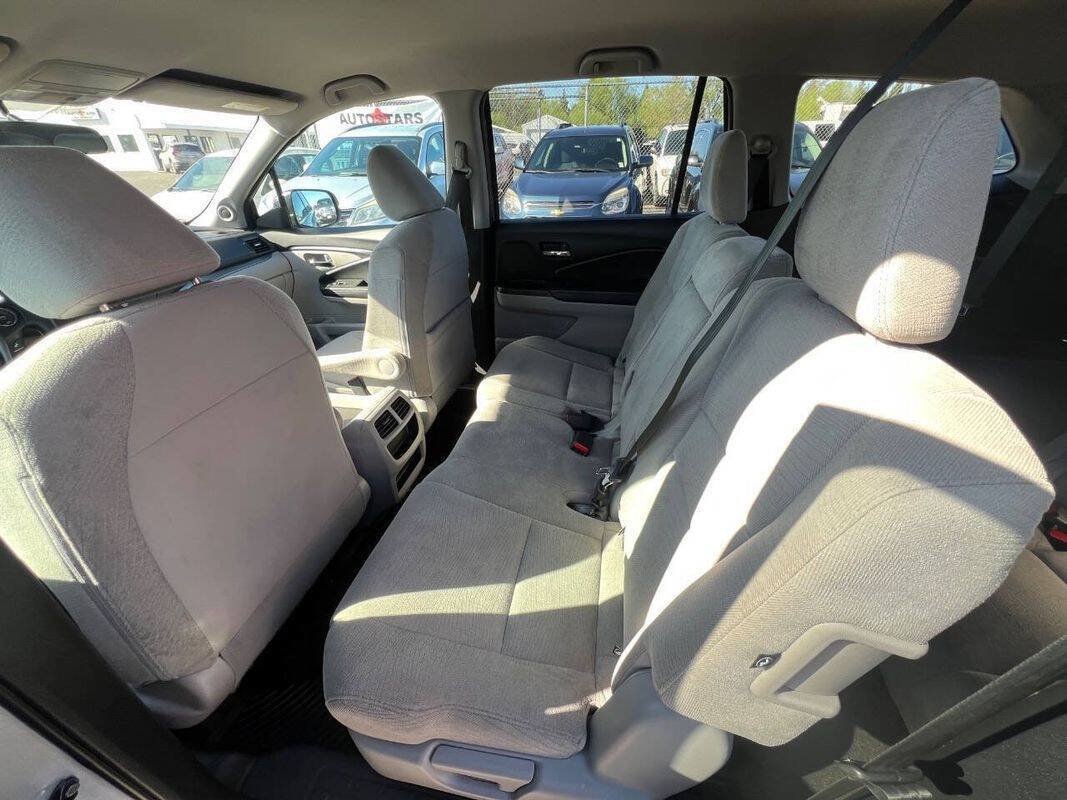Used 2017 Honda Pilot LX image 9